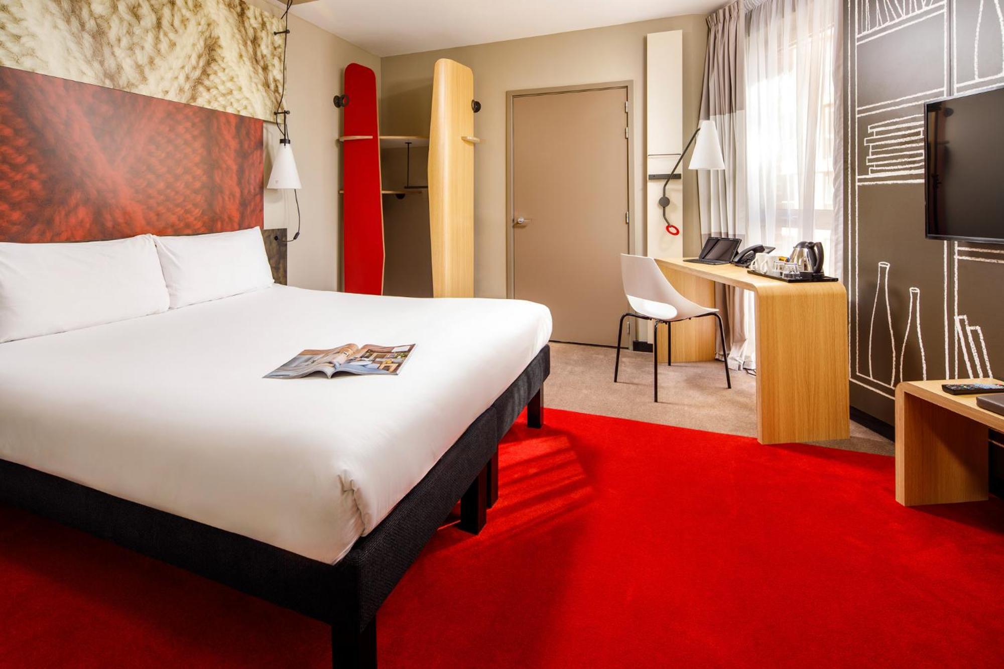 Отель Ibis London Stratford Экстерьер фото